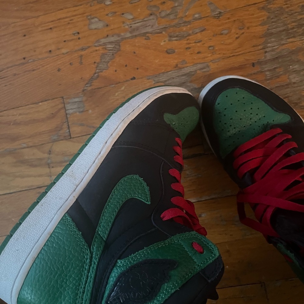 Jordan Sneakers Black and Green